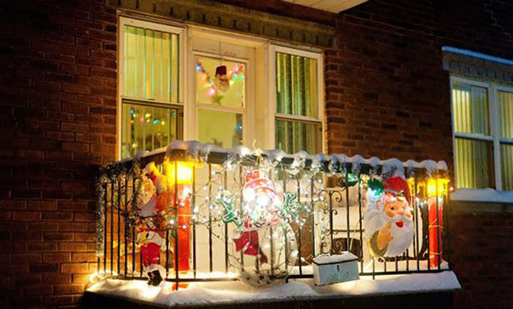 11-28 thru 12-20 Balcony Holiday Light Contest – See Sign-up Link